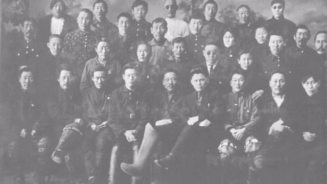 "ЧАҔЫЛХАЙ МАКСИМ ЛЕНИННИИН КЭПСЭТЭР"/видеопрезентация/ смотреть онлайн