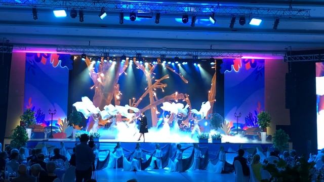 Я шагаю по городу Надежда Самкова смотреть онлайн