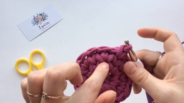 Видеоурок, Мастер-класс. Корзина из трикотажной пряжи крючком смотреть онлайн