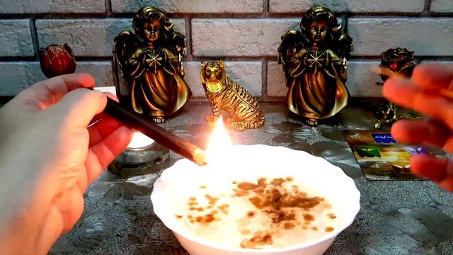 Что происходит у вас за спиной. Гадание на воске. смотреть онлайн