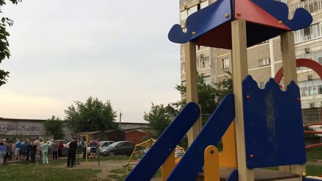 Собрание в военном городке смотреть онлайн