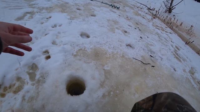 В ПОИСКАХ ОКУНЯ !!! ЛОВЛЯ ОКУНЯ В МАРТЕ !!! РЫБАЛКА НА ЗИМНЮЮ УДОЧКУ !!! ПОСЛЕДНИЙ ЛЁД !!! смотреть онлайн