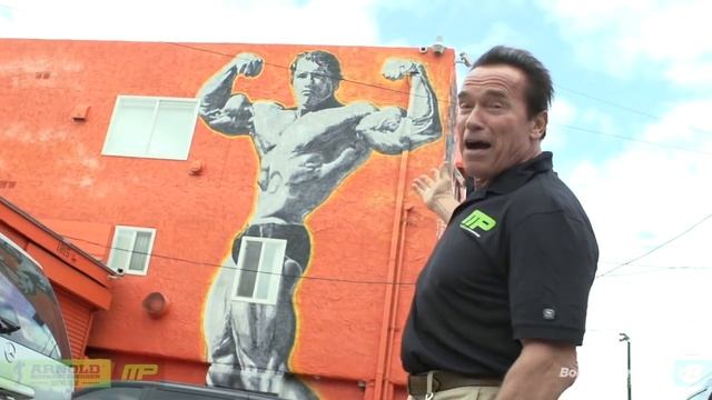 Arnold Schwarzenegger's Venice Beach Car Tour | Arnold Schwarzenegger's Blueprint Training Program смотреть онлайн