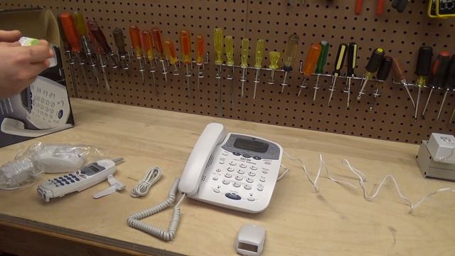 General Electric 27958GE1 2.4 GHz Corded/Cordless Telephone New In The Box смотреть онлайн