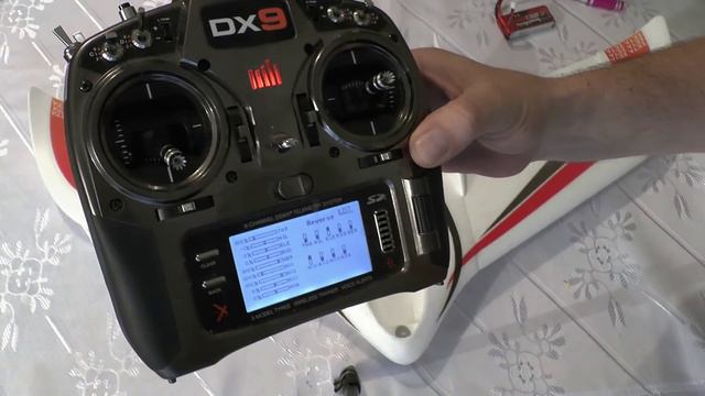 Летающее крыло Hobbyking WingWing Z-84 | Установка 3-осевого стабилизатора | MikeRC 2016 FHD смотреть онлайн