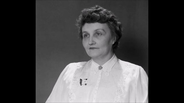 Noémie Perugia sings "Histoires naturelles" смотреть онлайн