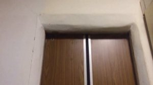 2 друга застряли в старом лифте!