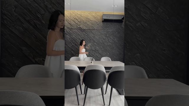 Темный интерьер тоже бывает уютным, наш проект в ЖК “Alatau Hills” прямое тому доказательство ?? смотреть онлайн