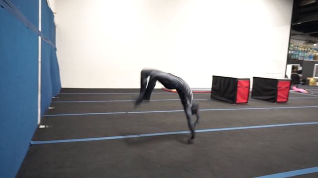 Venom VS Assassin's Creed In Real Life (Parkour, Tricking) смотреть онлайн