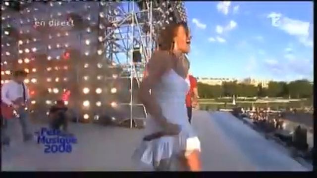 Enrique Iglesias & Nadiya - Fete de la musique 2008 - Tired of being sorry смотреть онлайн