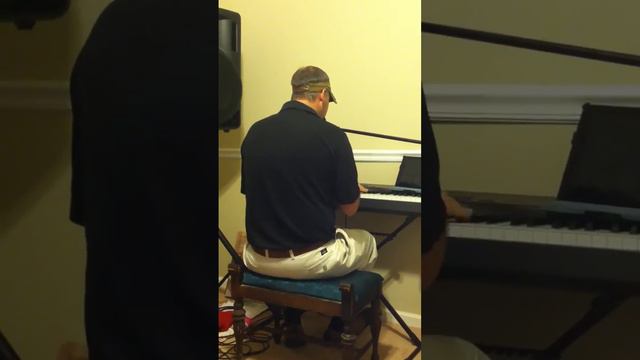 Johnny Simmons singing country смотреть онлайн