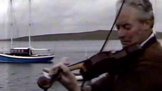 Shetland fiddle : Willie Hunter plays "Auchterarder V.I.P." смотреть онлайн