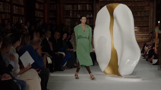 GIADA | Primavera Verano 2024 | Fashion Show | Milan Fashion Week смотреть онлайн