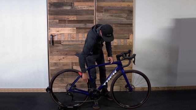 2023 Trek Domane SL6 Bike Review | Trek Bikes Victoria смотреть онлайн