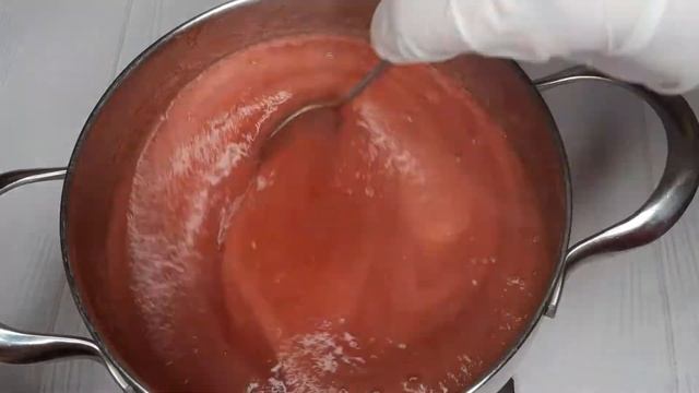 ?КЛУБНИЧНАЯ ПРОСЛОЙКА ДЛЯ ТОРТА! КОНФИ за 5 минут! смотреть онлайн