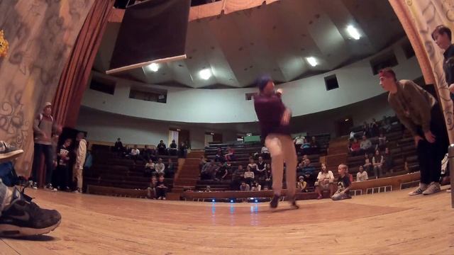 Junior Аня VS НэнДэн 1/6. Дамашка battle смотреть онлайн