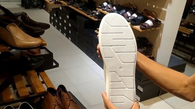 Sneakers by saffiano in Leather смотреть онлайн