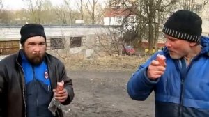 На что готов мужик ради 500 р. Саня Чемпион и Борода кто быстрей сьест палку колбасы и аджику!!!