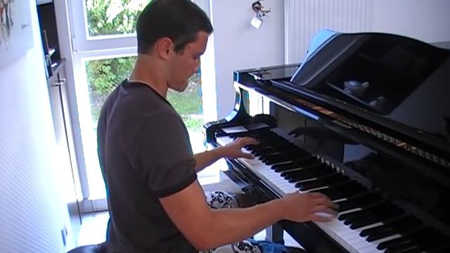 MGMT - Kids piano смотреть онлайн