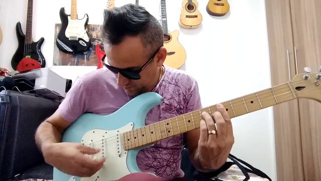 Squier Fender deluxe stratocaster смотреть онлайн
