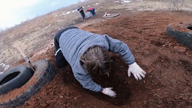 Строим паркур площадку. День 1. смотреть онлайн