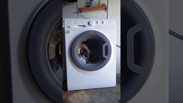 Стиральная машина Хотпоинт Аристон VMSL 601 смотреть онлайн