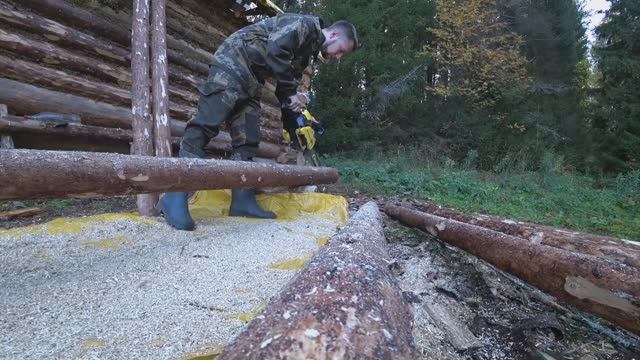 ИЗБА В ЛЕСУ  | Закрываем потолок Горбылем | Вкуснейшее блюдо на костре | Трое суток в Балагане