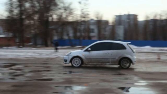 Ford Fiesta ST2 2заезд смотреть онлайн