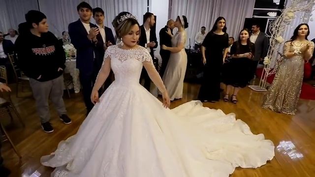 Батл Лезгинка Жених против Невесты на турецкой свадьбе! Смотреть до конца! смотреть онлайн