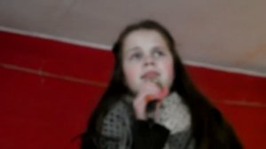 Один раз в год!  Поёт ОЛЯ ГВОЗДОВСКАЯ 13 лет.  Простая девочка-провинция