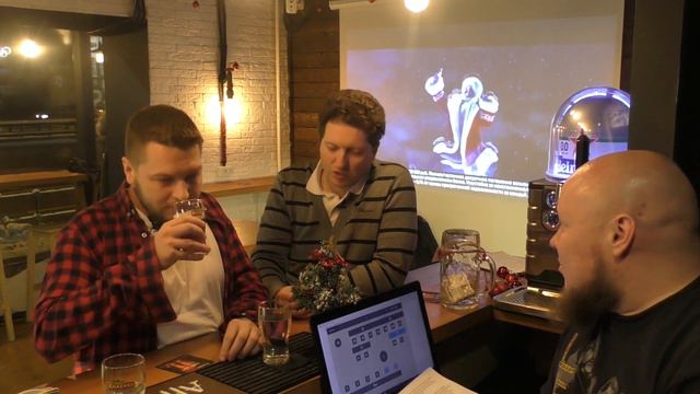 Лысый наливает все подряд на Октябрьском Поле смотреть онлайн