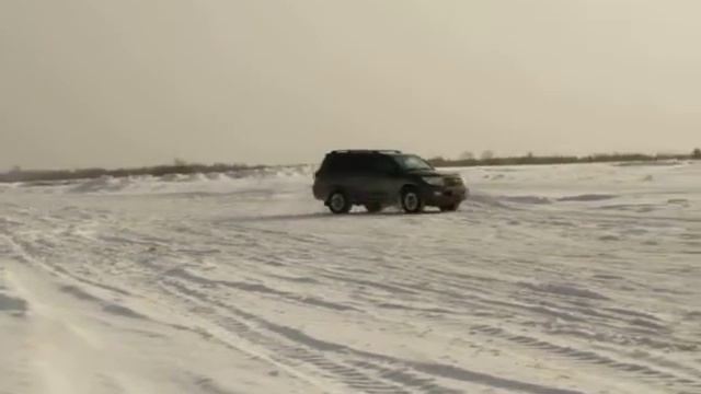 Экстремальное вождение на LC-200
