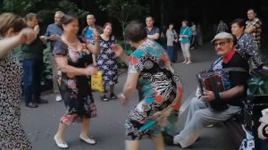 Измайловский пятачок, Гармонист Александр Курдюмов, весёлая "Матаня"