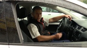 Как установить аккумулятор на автомобиль Шкода Октавия