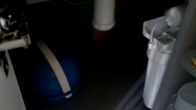 Кухня черный низ, белый верх, черная столешница смотреть онлайн