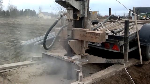 www.бурение60.рф бурение известняка пневмоударником на малогабаритной установке_с/т Неелово 2013г смотреть онлайн