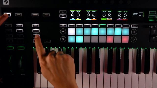 Novation 61 SL MkIII - First Look смотреть онлайн