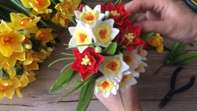 Букет с нарциссами и тюльпанами. Весенний букет из мыла. Мыловарение. смотреть онлайн