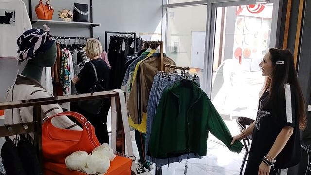 Обзор нового магазина одежды MUST HAVE в Краснодаре! Приглашаем Вас посетить шоурум Must Have! смотреть онлайн