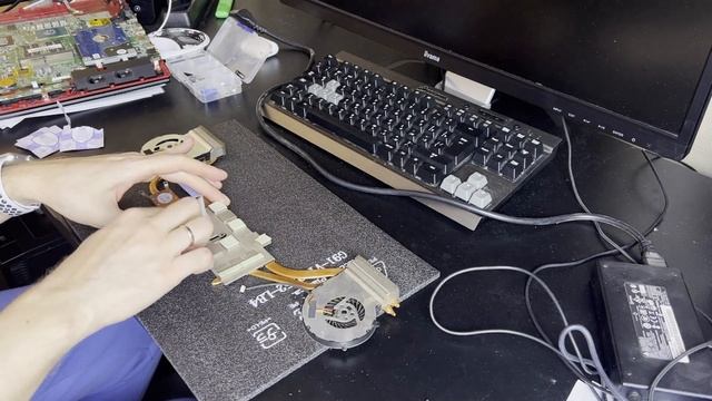 Замена кулера в ноутбуке MSI GE72 смотреть онлайн