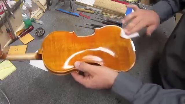 How to Polish Your String Instrument смотреть онлайн