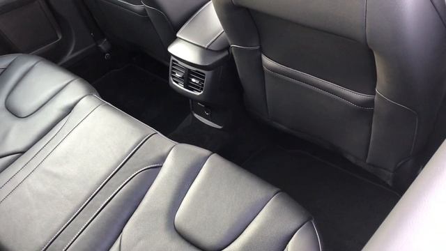 202T918 Ford Mondeo Titanium 2.0TDCi 150PS in Frozen White смотреть онлайн