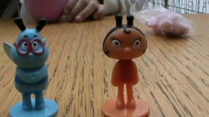 Пчелка Майя огромное яйцо с сюрпризом открываем игрушки Maya énorme oeuf avec un