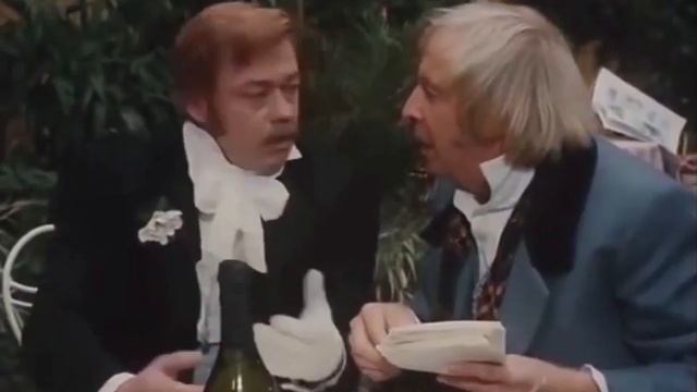 У нас в клубе принято джентельменам верить на слово! (фрагмент из "Чокнутые") смотреть онлайн
