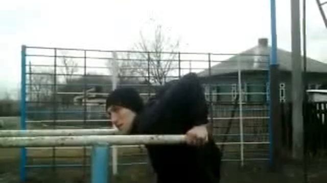 Как отжиматься на брусьях смотреть онлайн