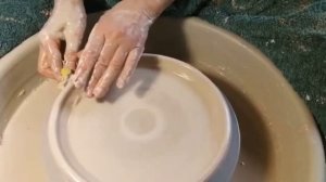 Делаем тарелку на гончарном круге