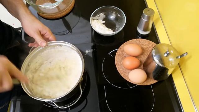 Как приготовить Эклеры/Заварной крем для эклеров смотреть онлайн