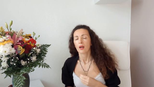 КТО ТАКАЯ БОГАТАЯ ЖЕНЩИНА смотреть онлайн