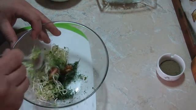 Салат из проростков пажитника и горчицы Салат из Микрозелени Витаминный #салат #микрозелень #ЗОЖ смотреть онлайн