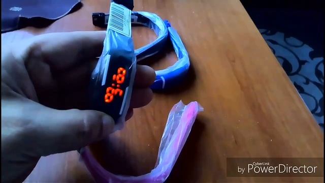 Классные простые не требующие подзарядки часы из Поднебесной смотреть онлайн